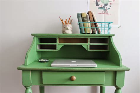 green desk rentals.